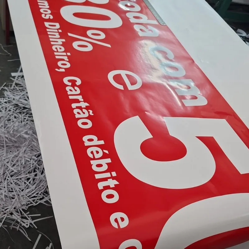 Adesivos em vinil e etiquetas impressos pela Gráfica Mais Cópia em Sorocaba
